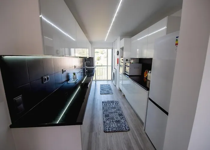 Skyview Penthouse * Caniço